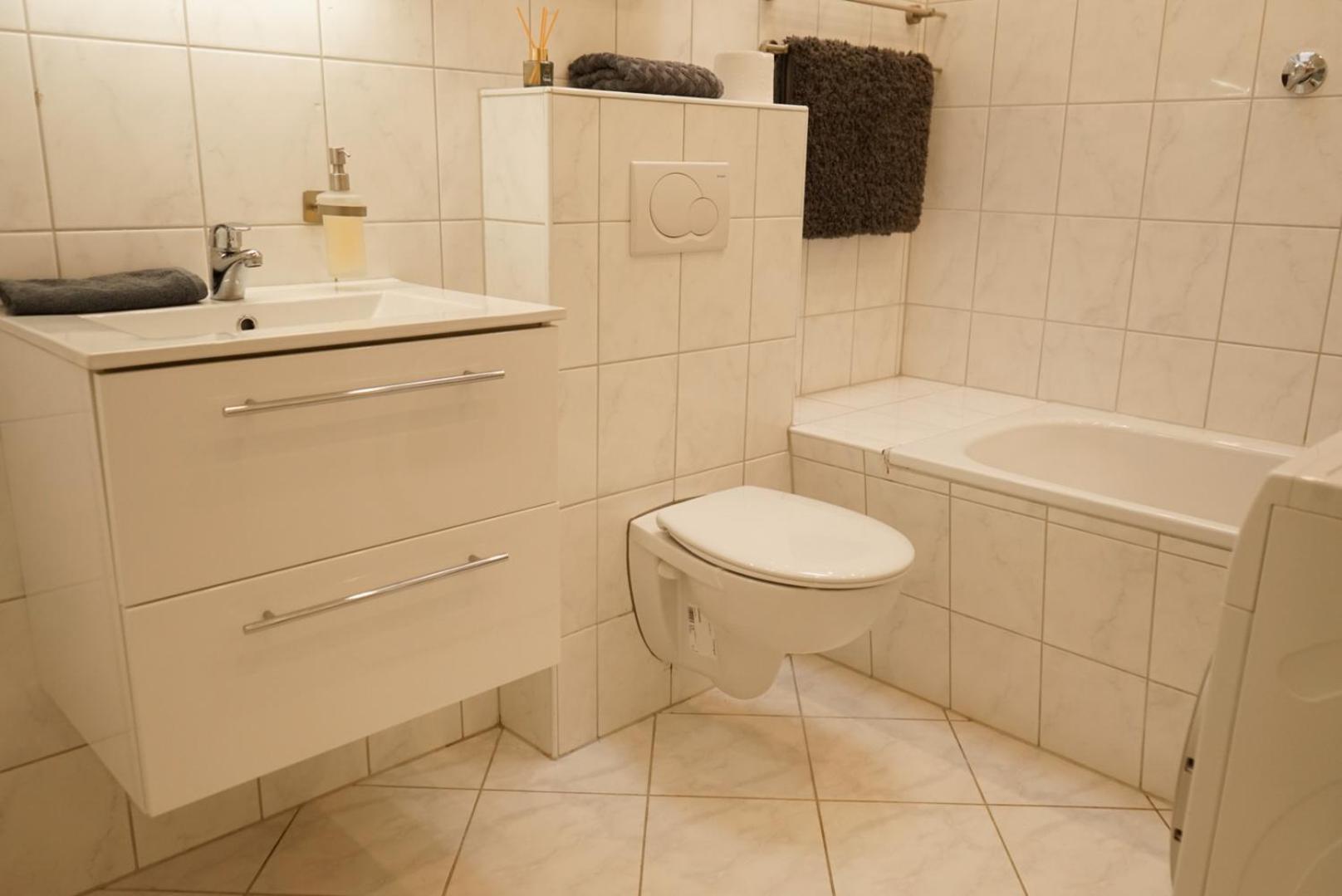 Moeblierte 3-Zimmer-Wohnung Nahe Duesseldorf In Duisburg-Sued Екстериор снимка