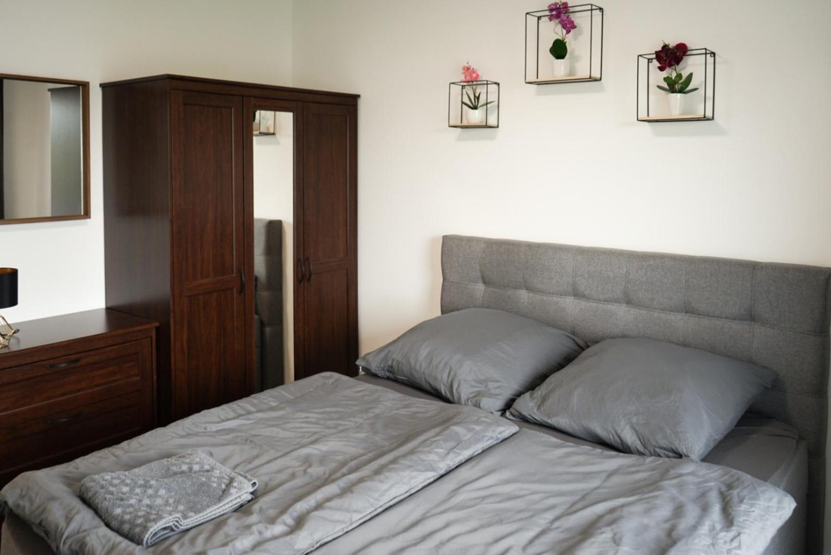 Moeblierte 3-Zimmer-Wohnung Nahe Duesseldorf In Duisburg-Sued Екстериор снимка